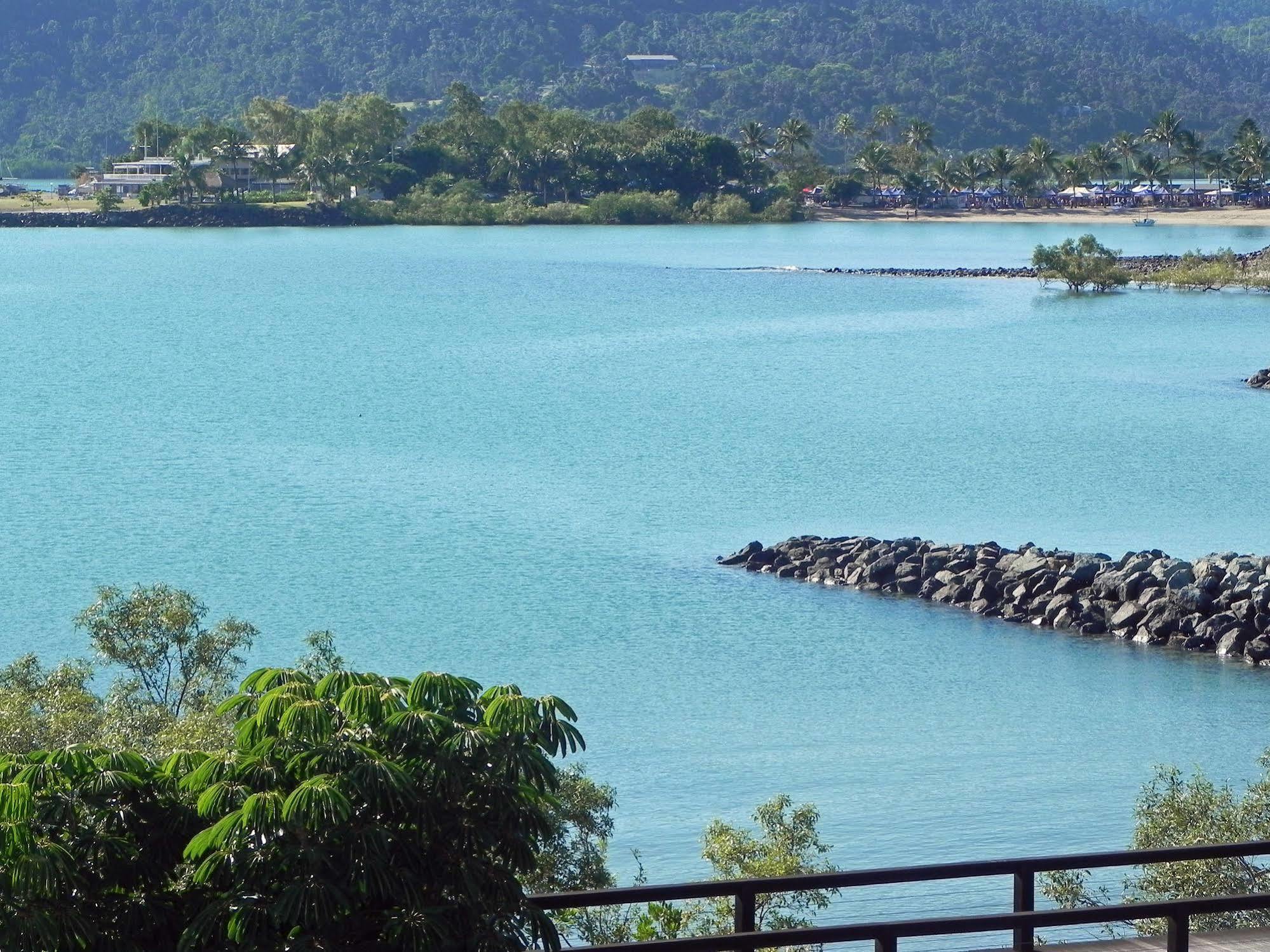 Airlie Waterfront Bed & Breakfast Airlie Beach Exterior photo