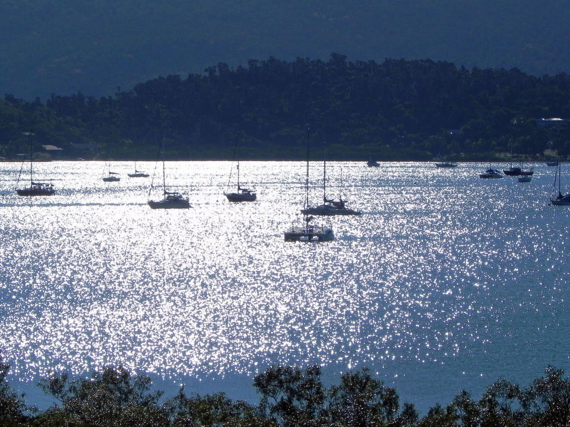 Airlie Waterfront Bed & Breakfast Airlie Beach Exterior photo