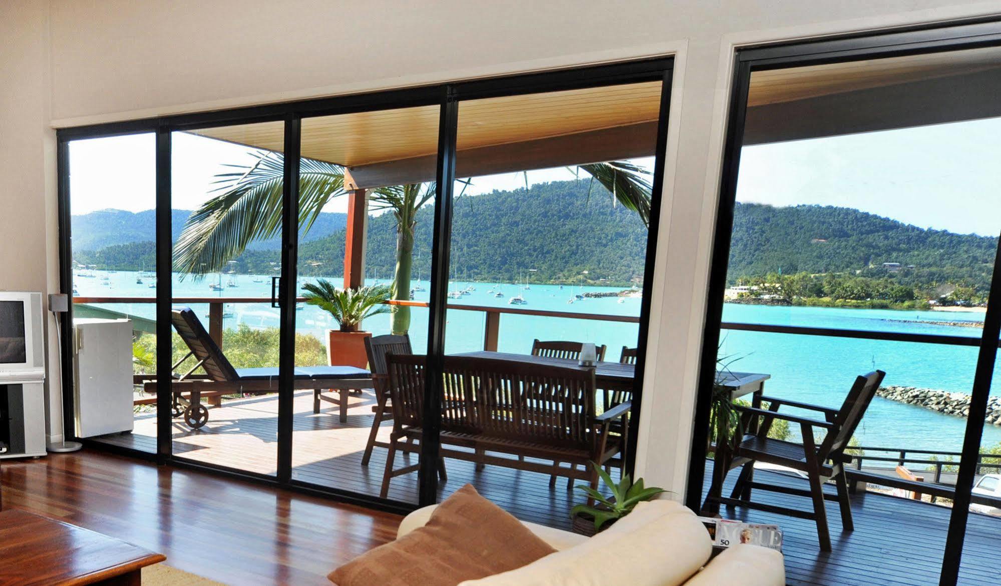 Airlie Waterfront Bed & Breakfast Airlie Beach Exterior photo